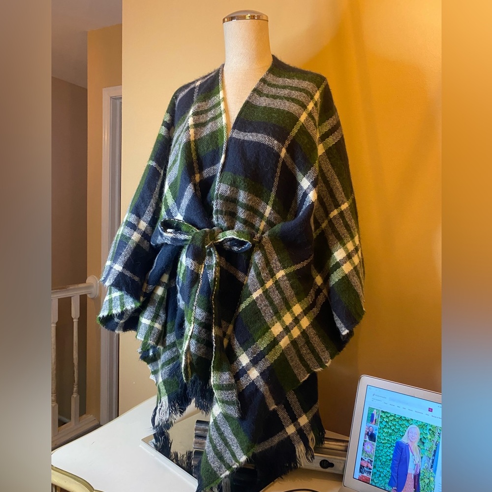 🍀 💚 Plaid Green and Blue Women's poncho Cape 💚 🍀